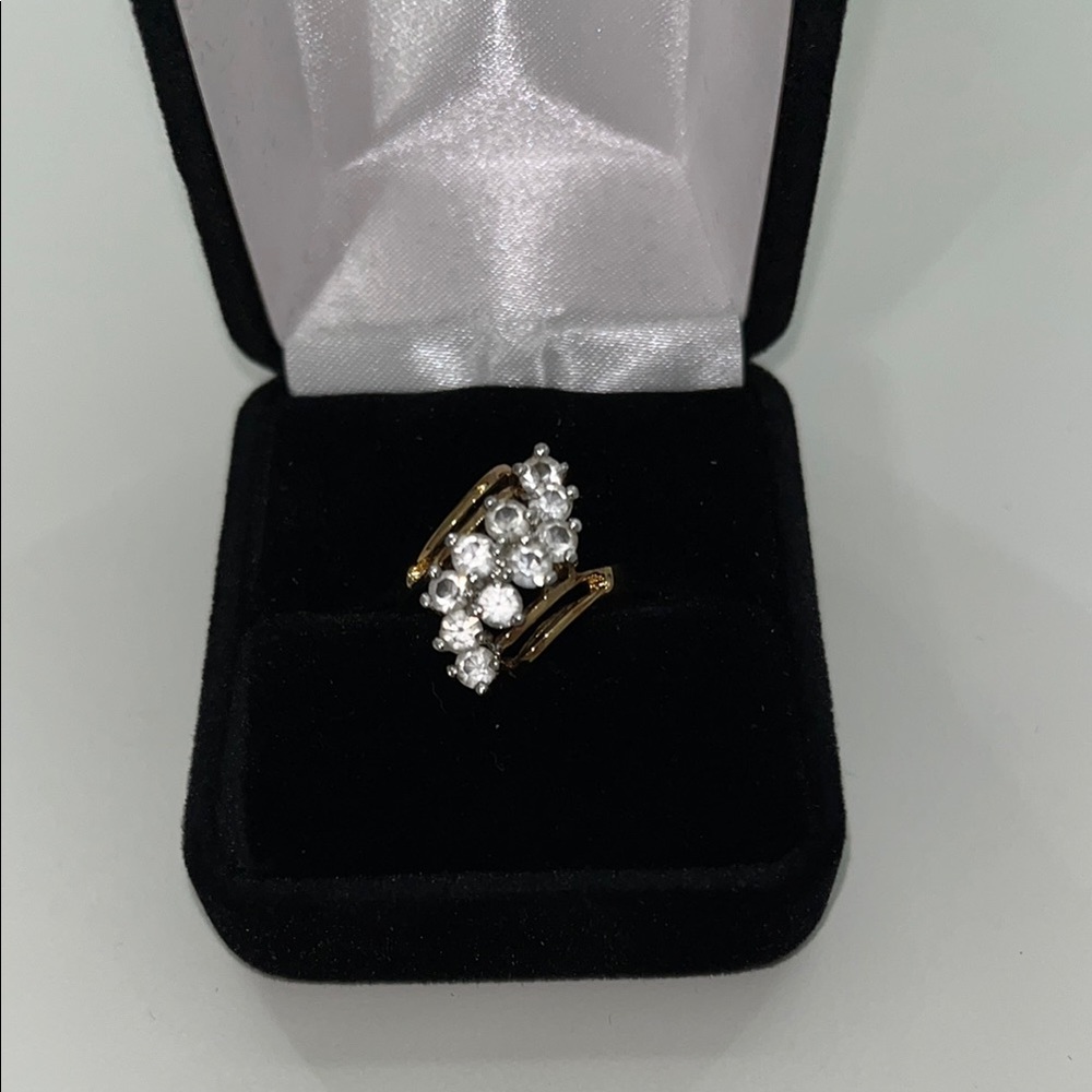 Elegant Gold Women's Ring